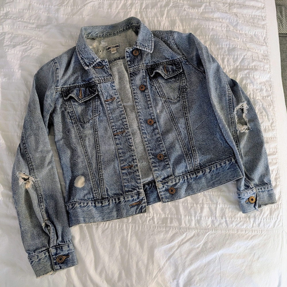 GAP Denim Jean Jacket Medium Wash Distressed Look - Cotton